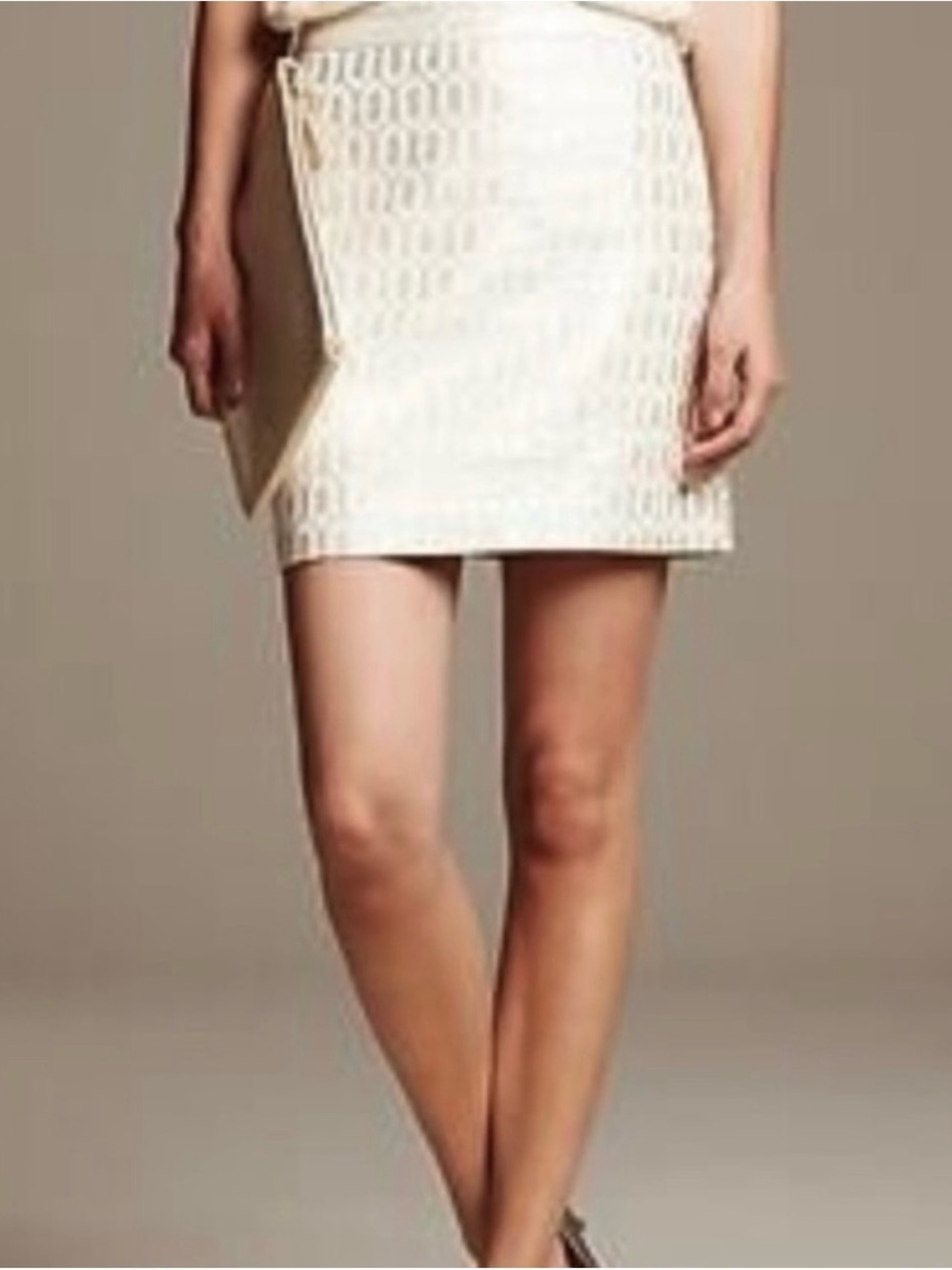 Banana Republic Cream and Metallic Silver Classic Textured Mini Skirt, Size 8